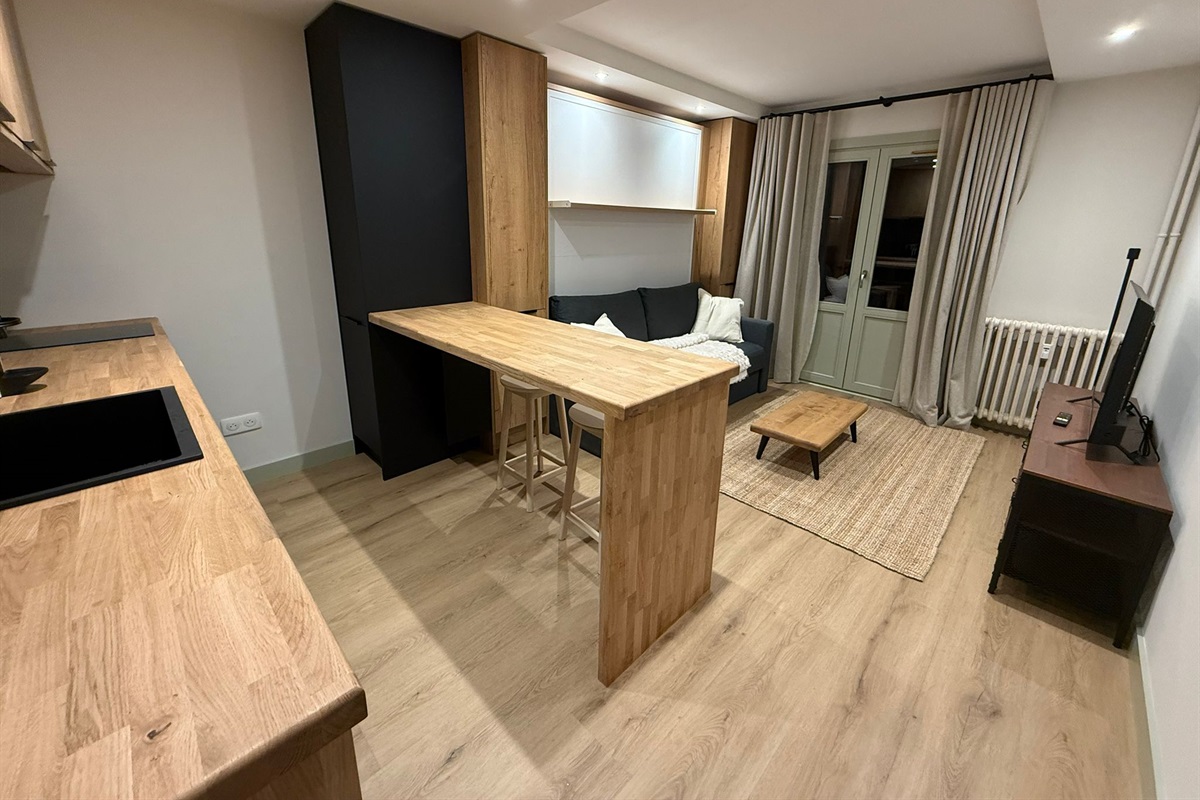 HIGH END DESIGNER LUXURY