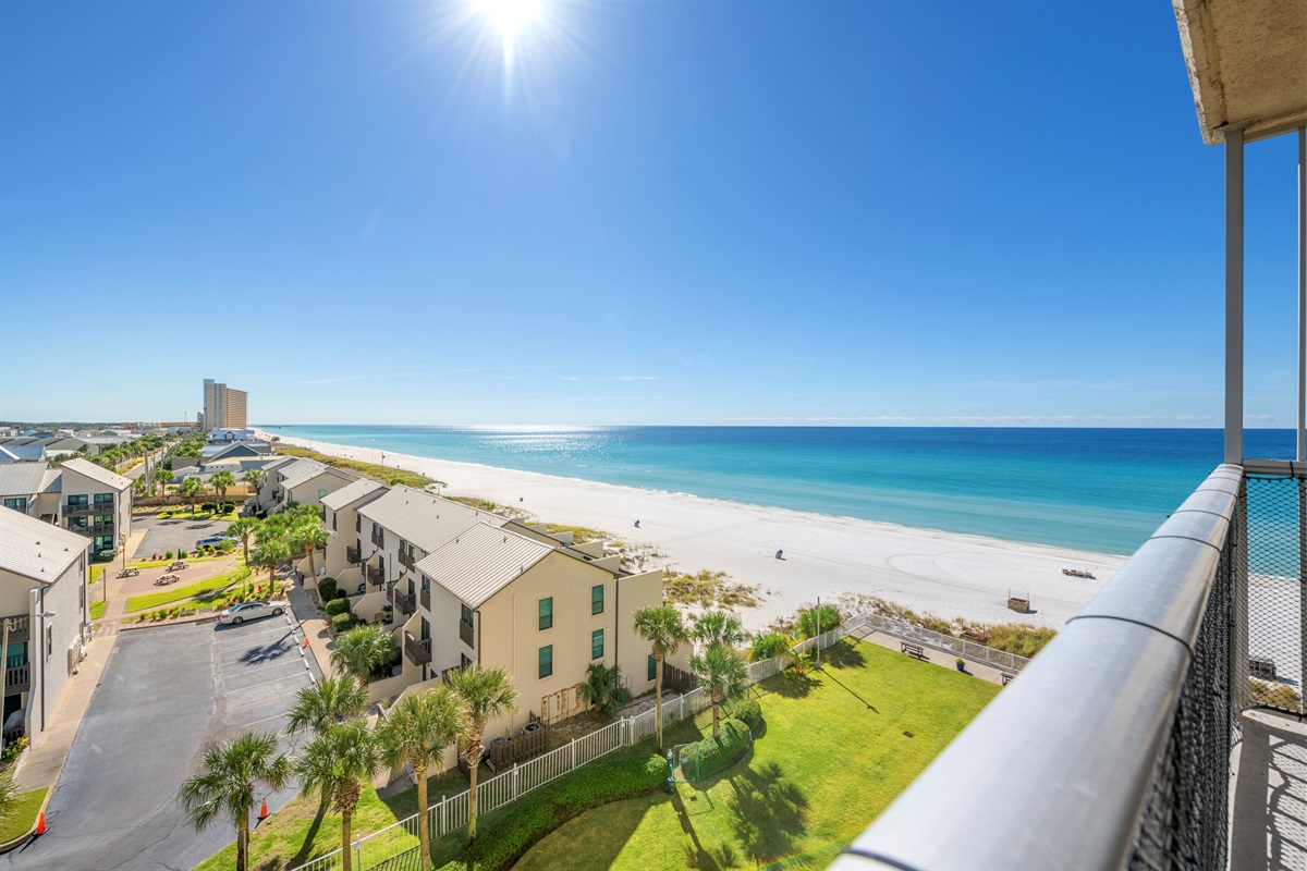Gulf Coast paradise just steps away, wake up to sea breezes and the sound of the surf.