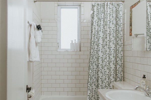 Spa-like with its natural light, crisp whites, and earth-friendly Native bath products. We've even included bath lavender salts should you want to soak in the tub.