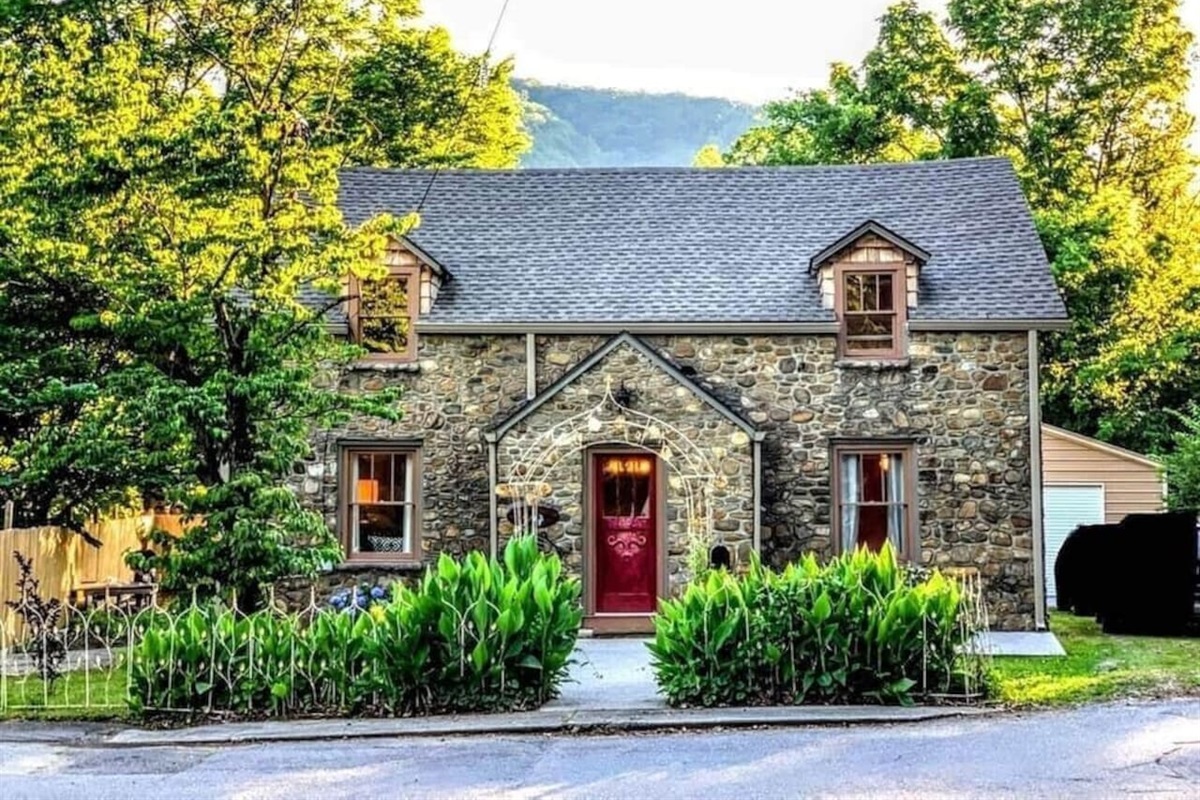 Street View of the Little Stone Cottage