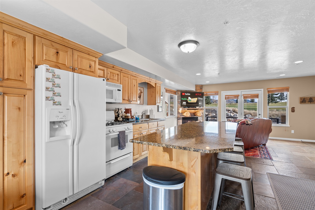 Bright, fully equipped kitchen — perfect for apres-ski meals and relaxed mountain mornings.