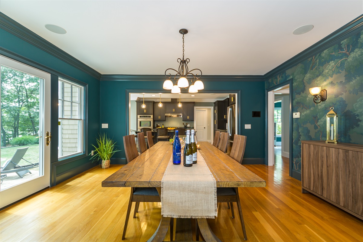Comfortable, stylish, and perfectly placed for group meals