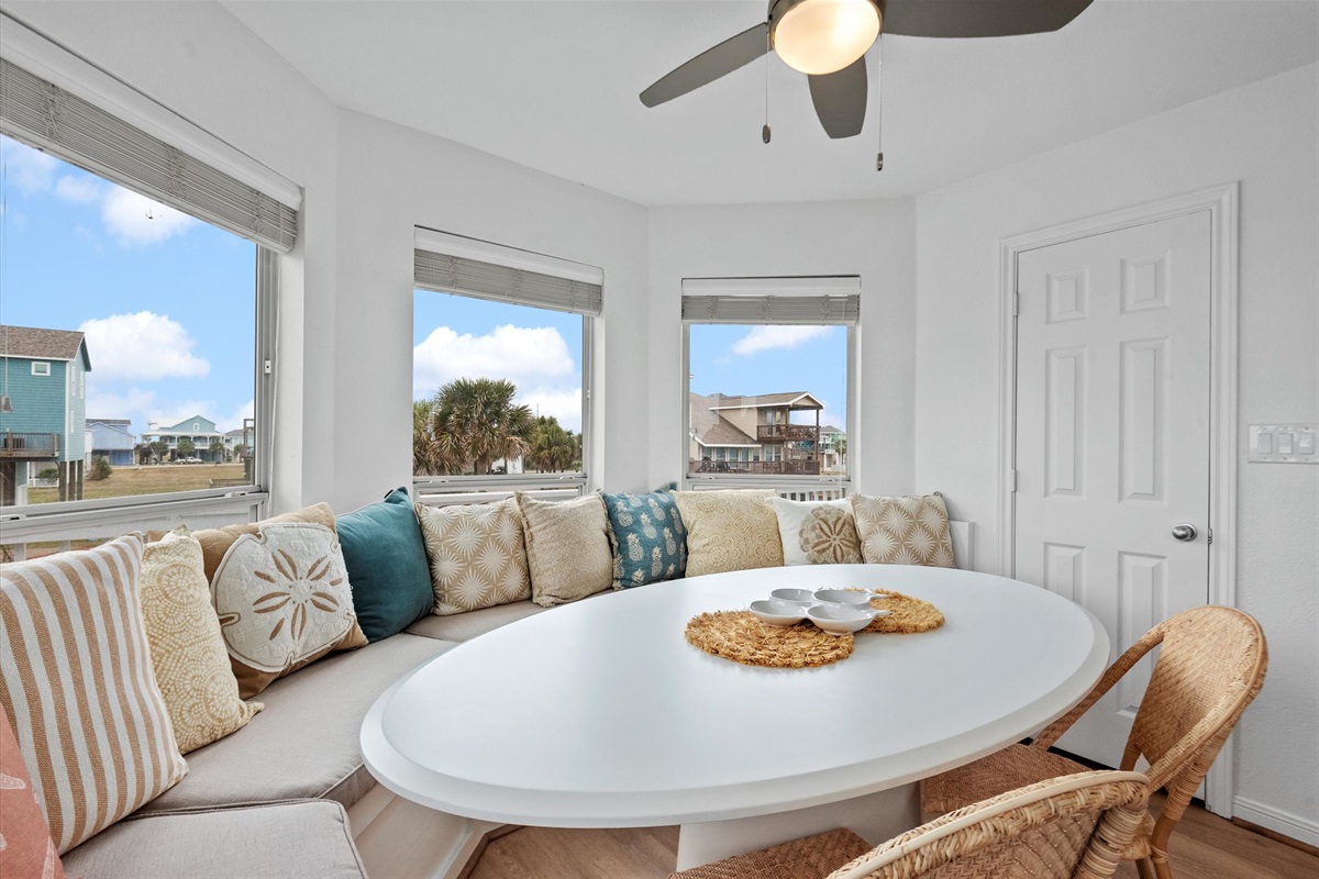 Gather around the custom kitchen dining bench with seating up to 7. 