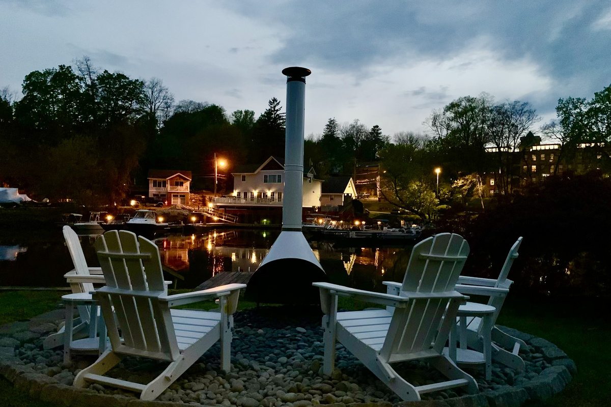 Evenings by the water are pure Hudson Valley magic