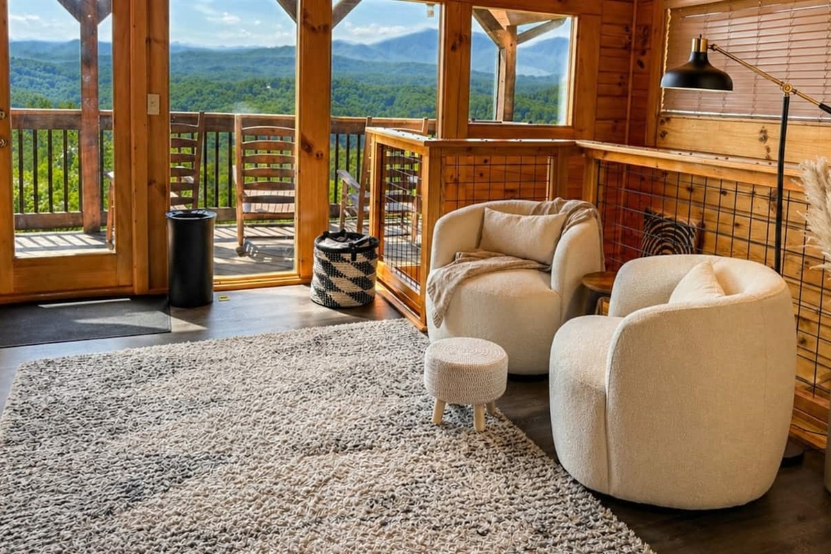 Wake up to the beauty of the Smoky Mountains in the loft 