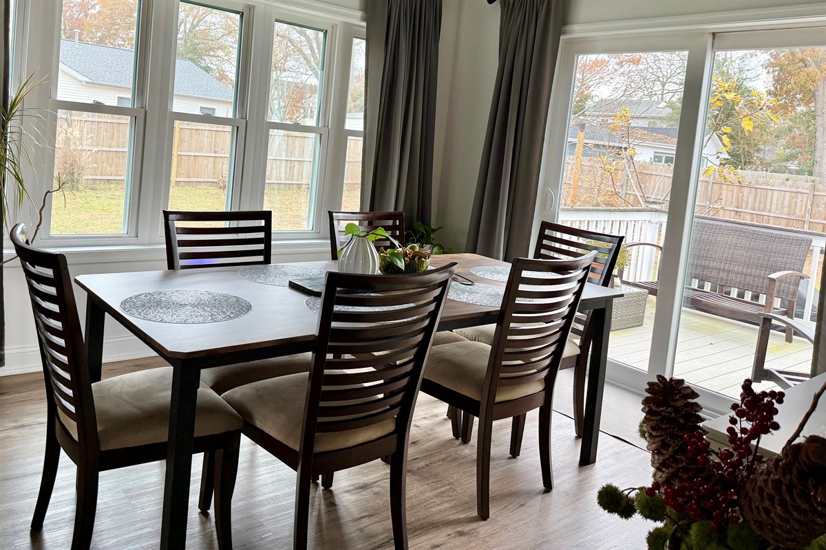 The dining area sits 6 comfortably