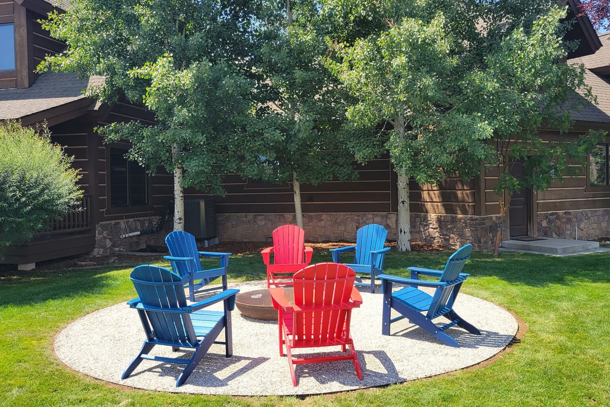 Share your best stories and build life-long memories around this cozy firepit!