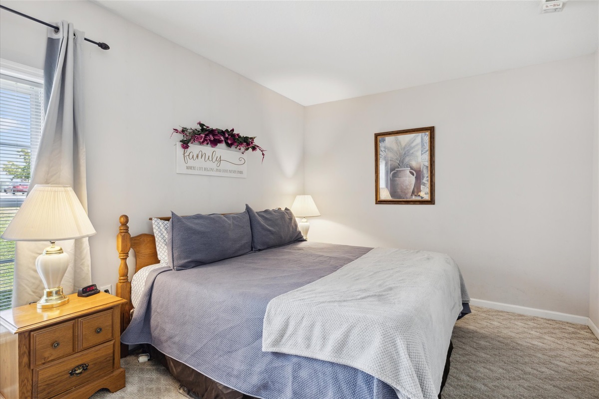 King bed in master as well as rom darkening curtains