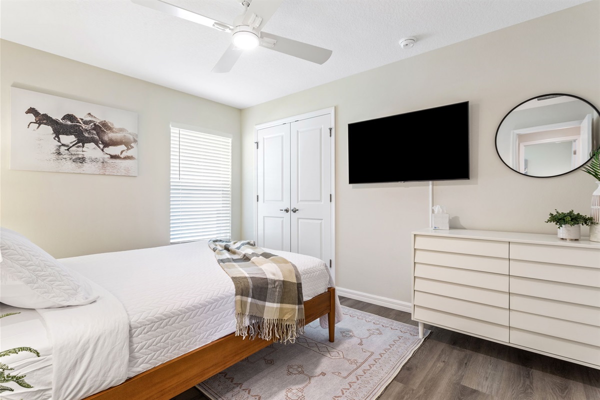 Queen Bedroom