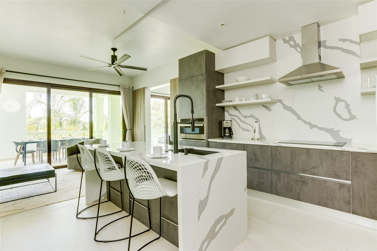 Kitchen & Patio