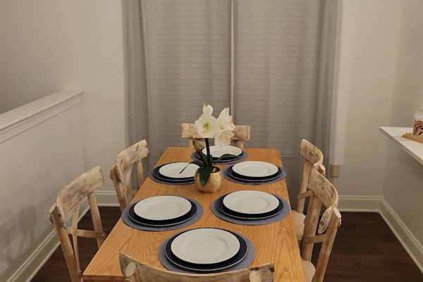 DIning area for friends and family.