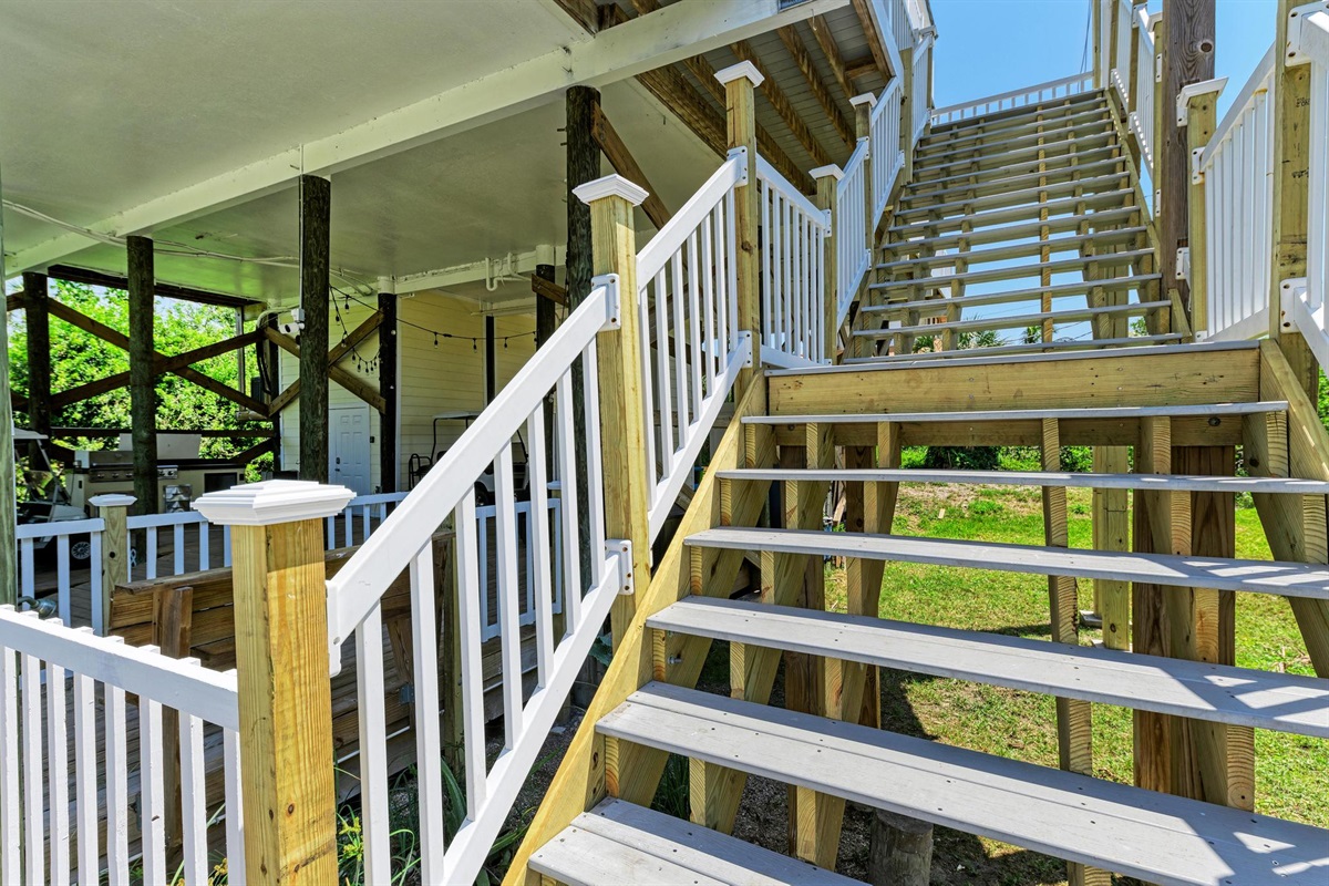 Stairs to Main Level