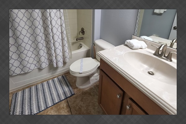 shared bath, showerr/tub combo