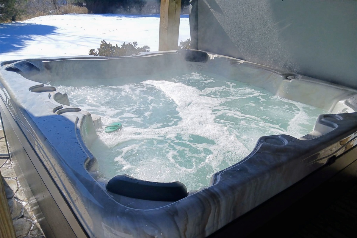 Brand new hot tub added in 2026, winter pic!