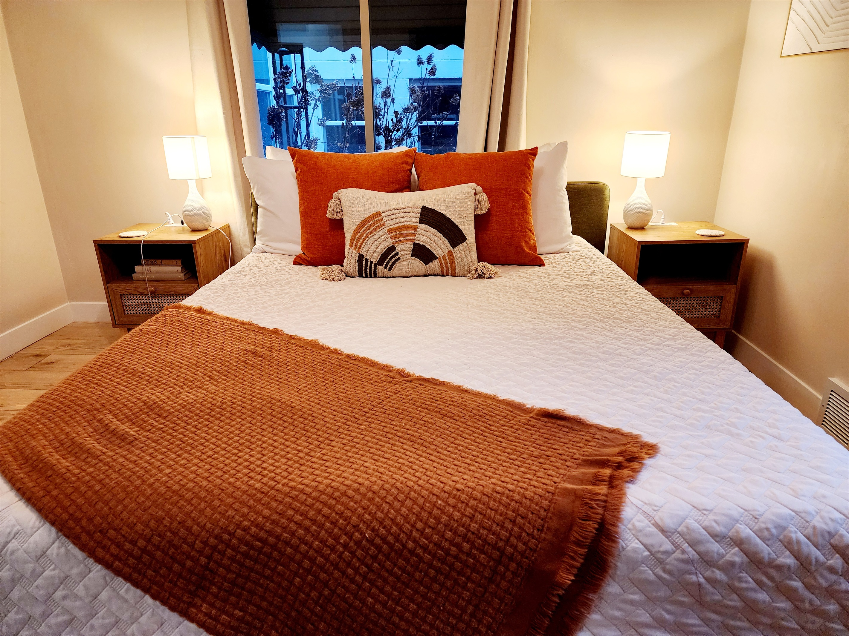 All rooms have queen beds