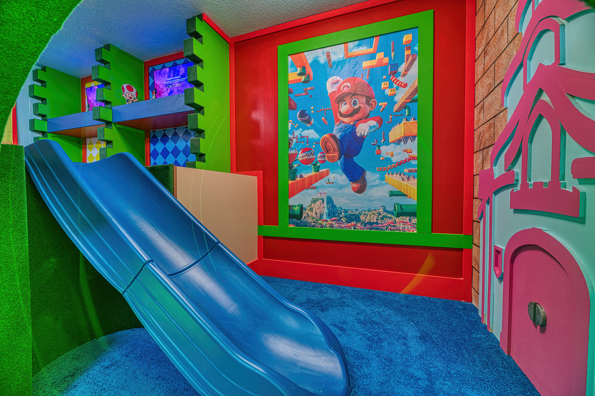 Awesome Super Mario Game Room