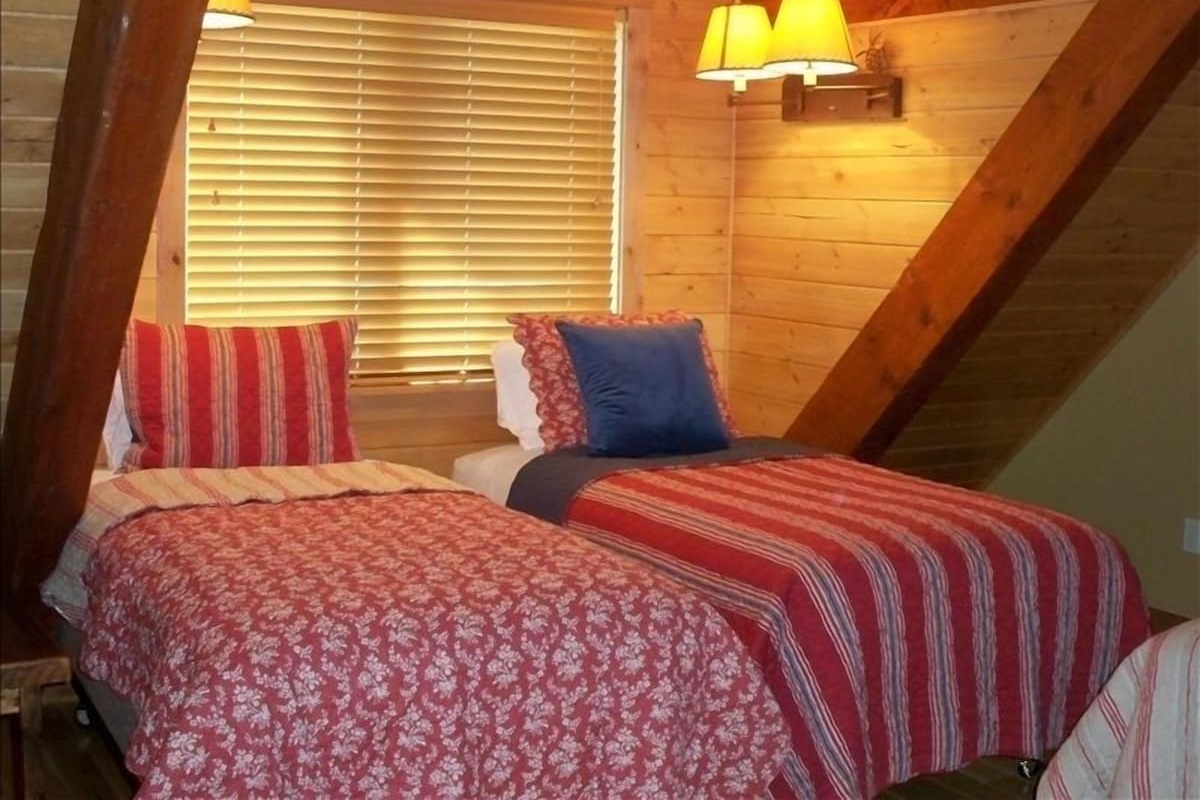 The bunk room has six beds for fun vacation times or golf buddies