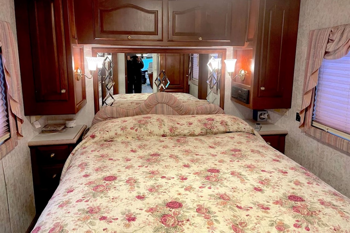 Bedroom with a 'Sleep Number' Bed