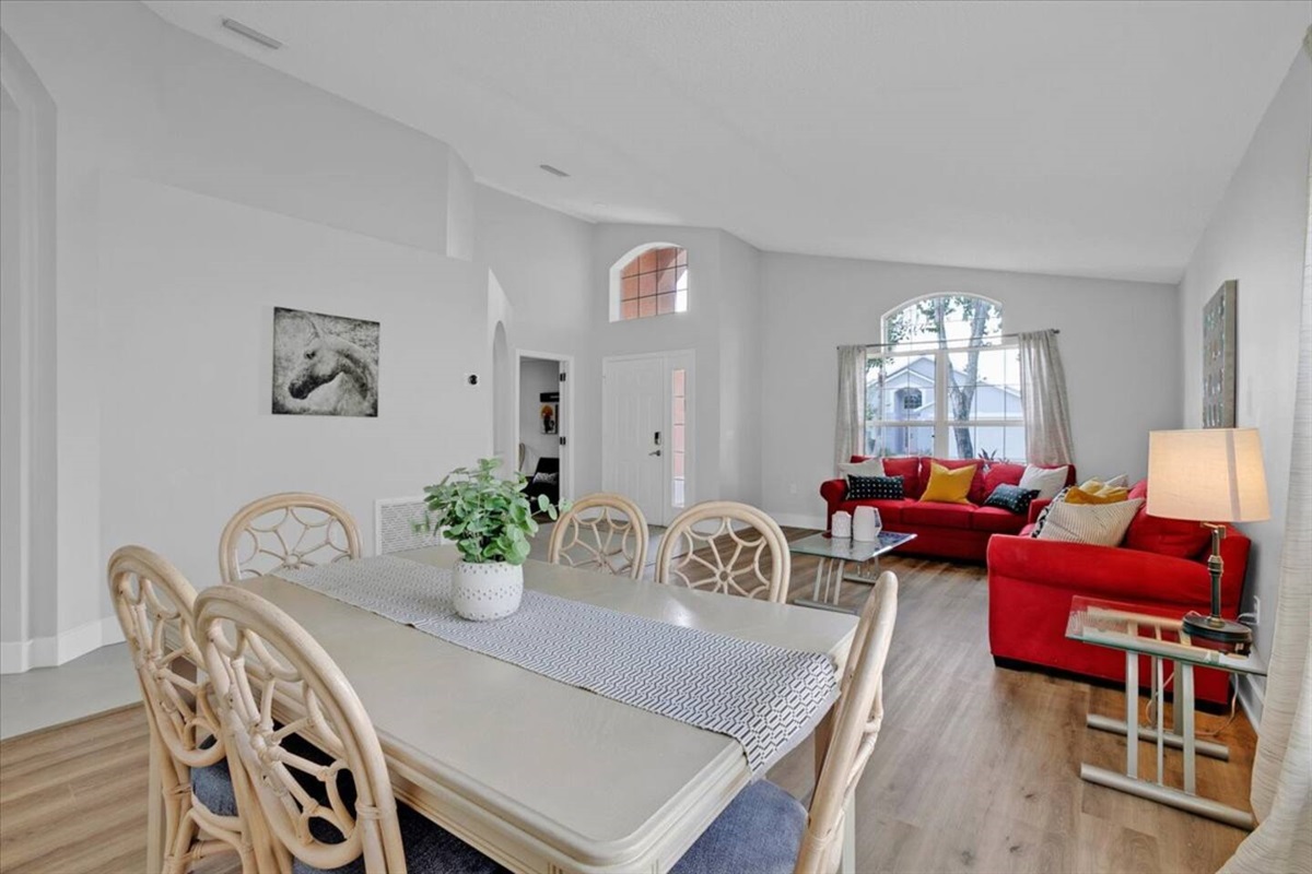 At this second living area, you will find another dining table for 6 guests.