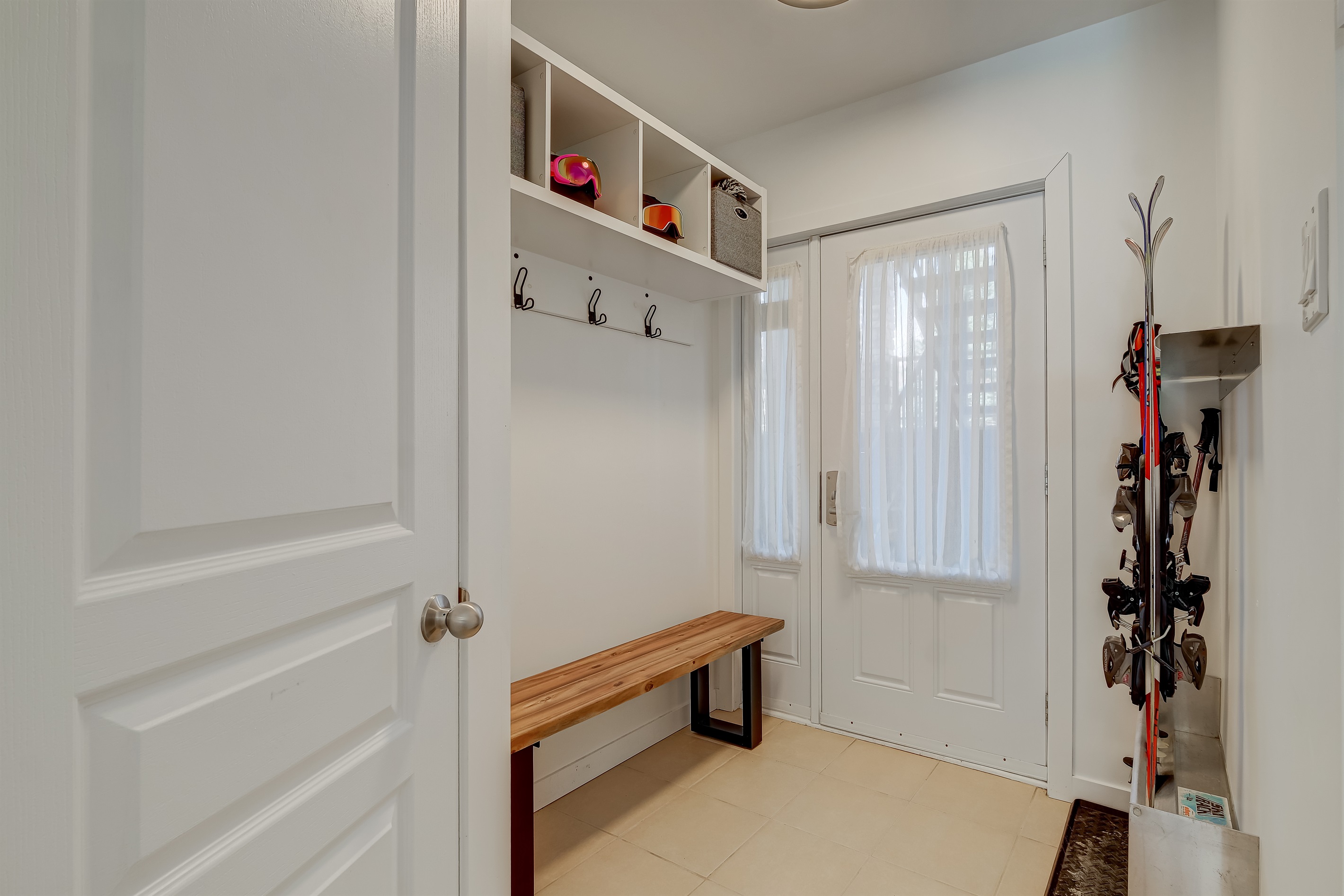 Rangement de skis à l'intérieur