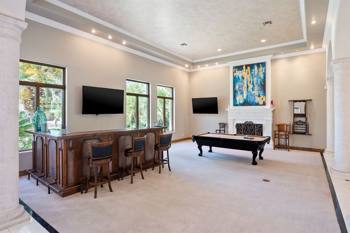 7BR+ Bonus Room Phoenician Mansion w/ Hot Tub&Pool-Heat Avail! — 7BR+Bonus Room Phoenician Estate • Heated Pool + Hot Tub, Phoenix, Arizona — photo 16