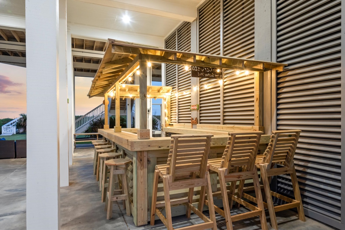 d1d6cf178f3146e29055f5601664ec02 Large | Beachhouse | Texas | TX | Vacation Homes | Galveston | Crystal Beach | Kokomo | Breezy Days | Beachfront Elegance | Sunrise Serenity | Southern Sands Property Management, LLC