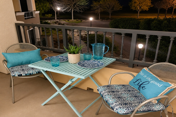 Enjoy quiet evenings on the balcony.