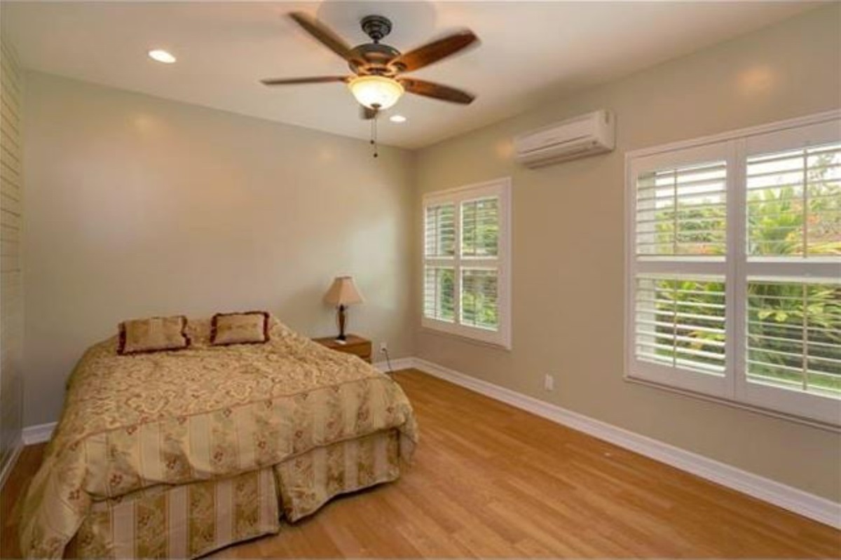 Bedroom #2 with queen bed
