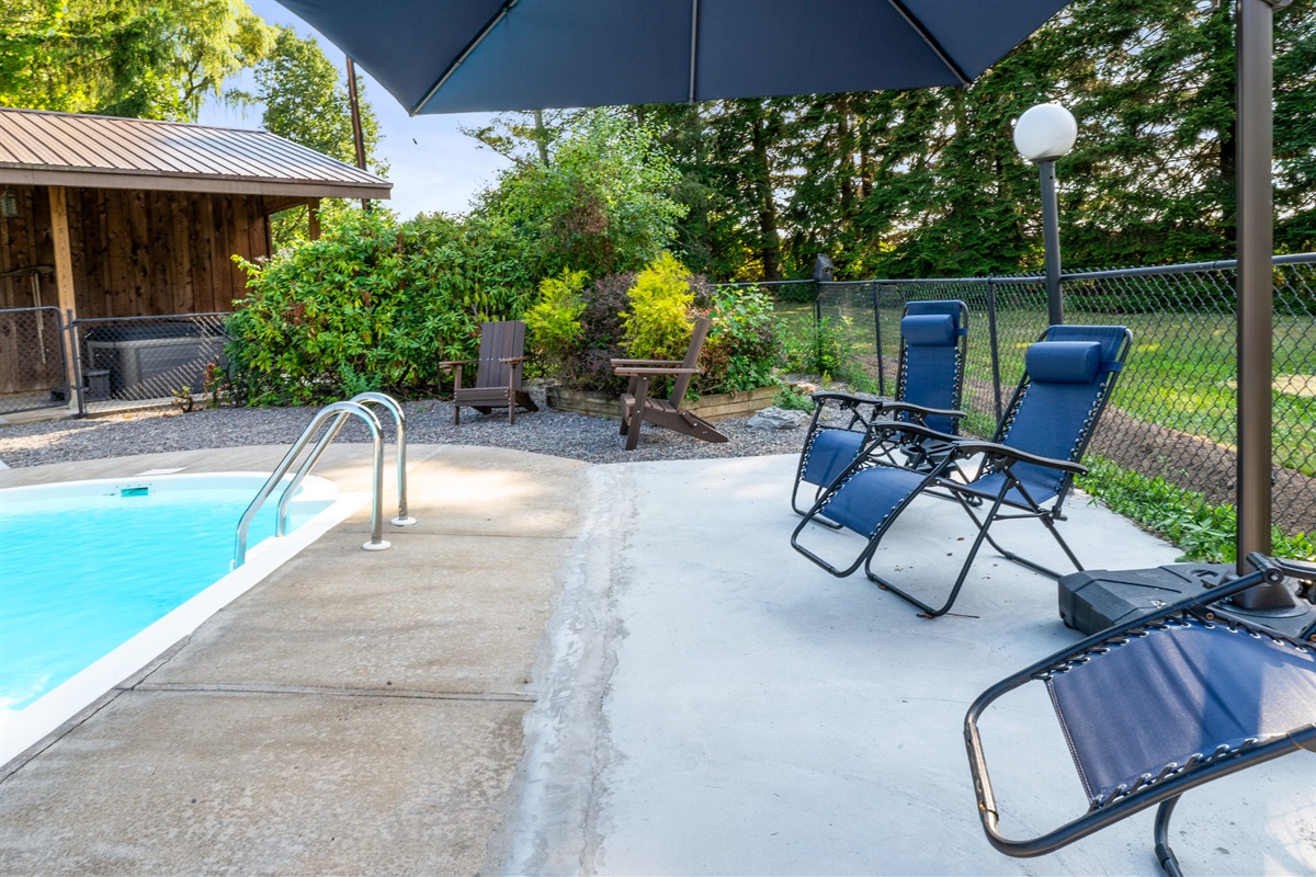 Soak up the sun or kick back in shaded comfort with poolside loungers designed for pure relaxation.