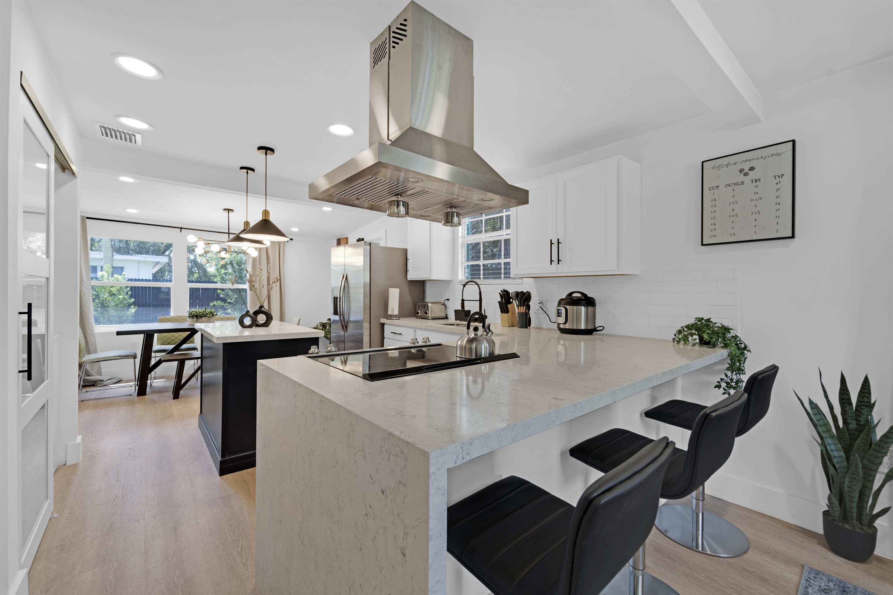 House with Fenced Yard - Palm Wave Says - 4