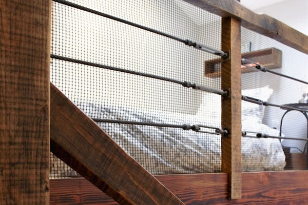 Mid station on the Double Diamond stairs