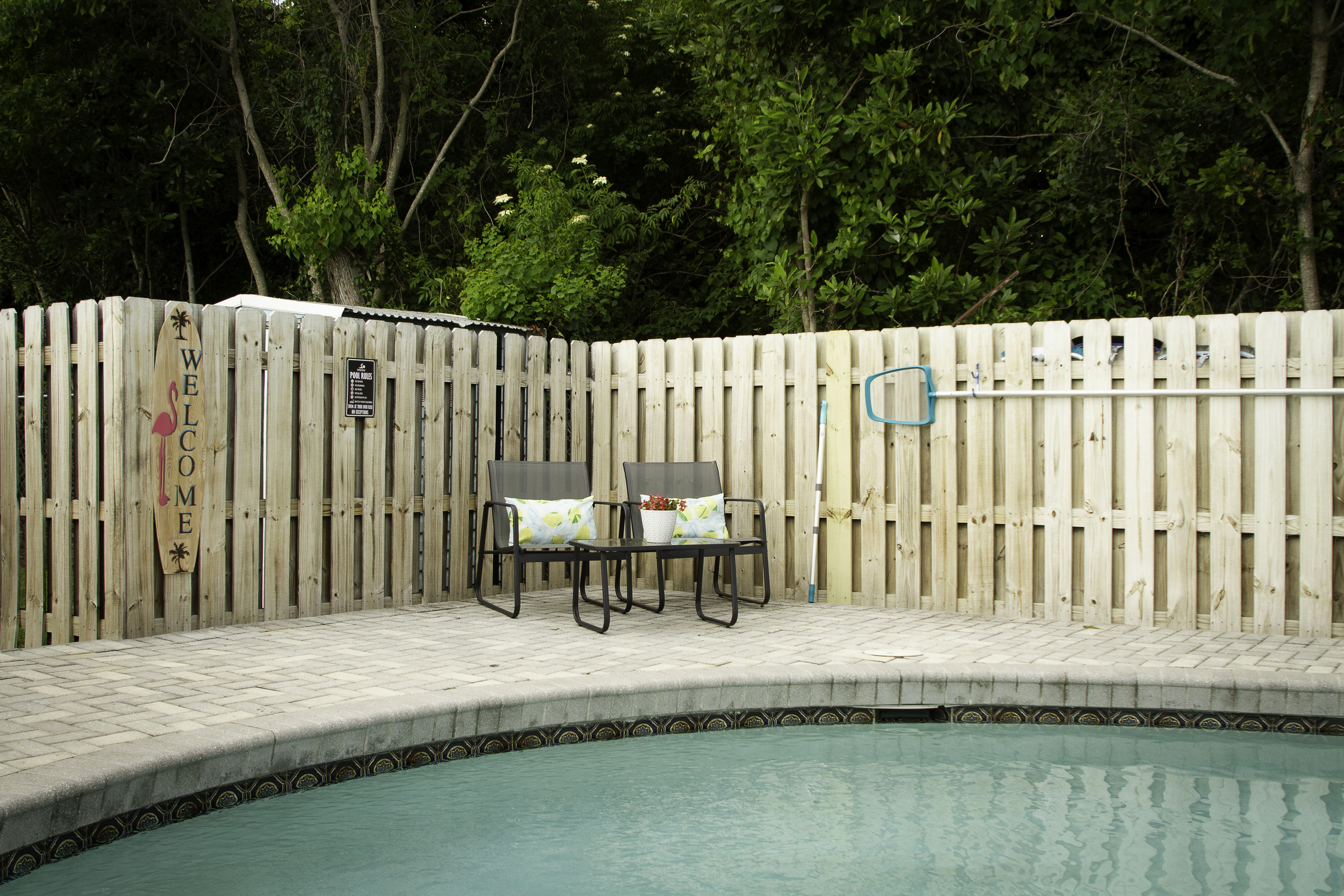 A view of the seating area by the gate