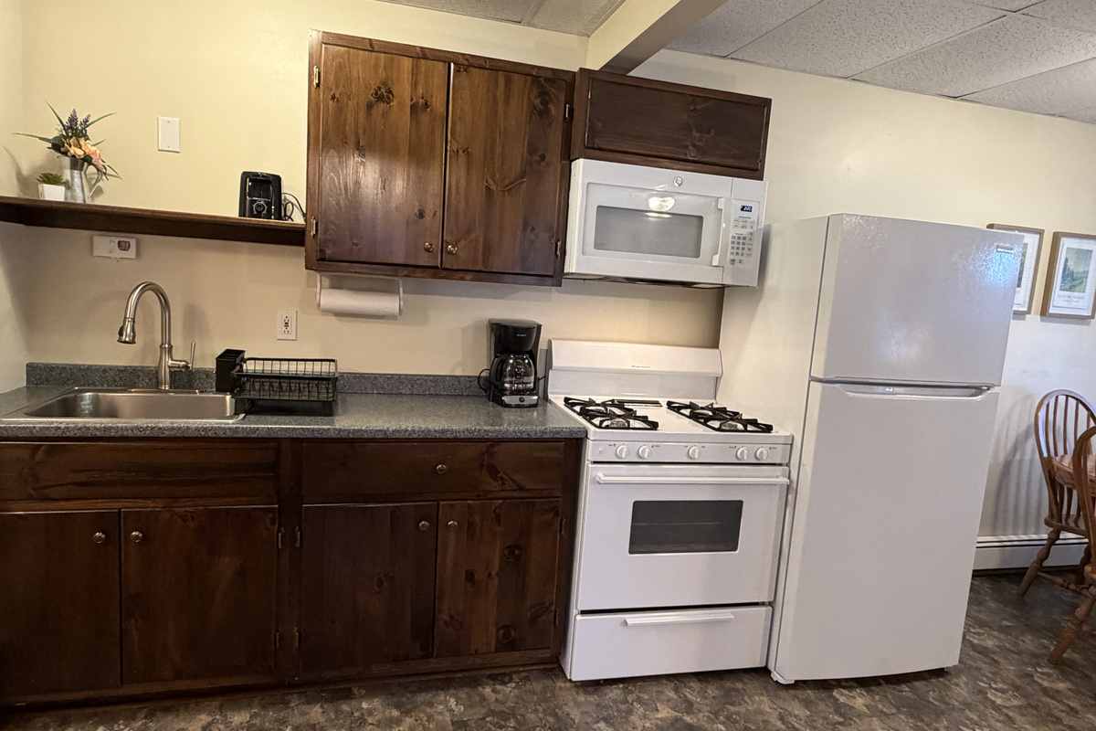 Eat-in Kitchen