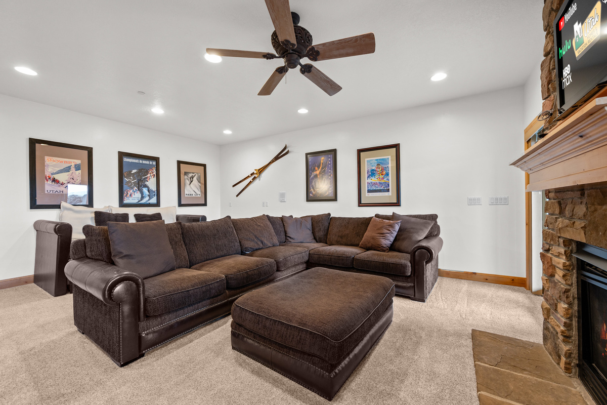 Settle into the oversized sectional after a day on the slopes or exploring beautiful Ogden Valley.