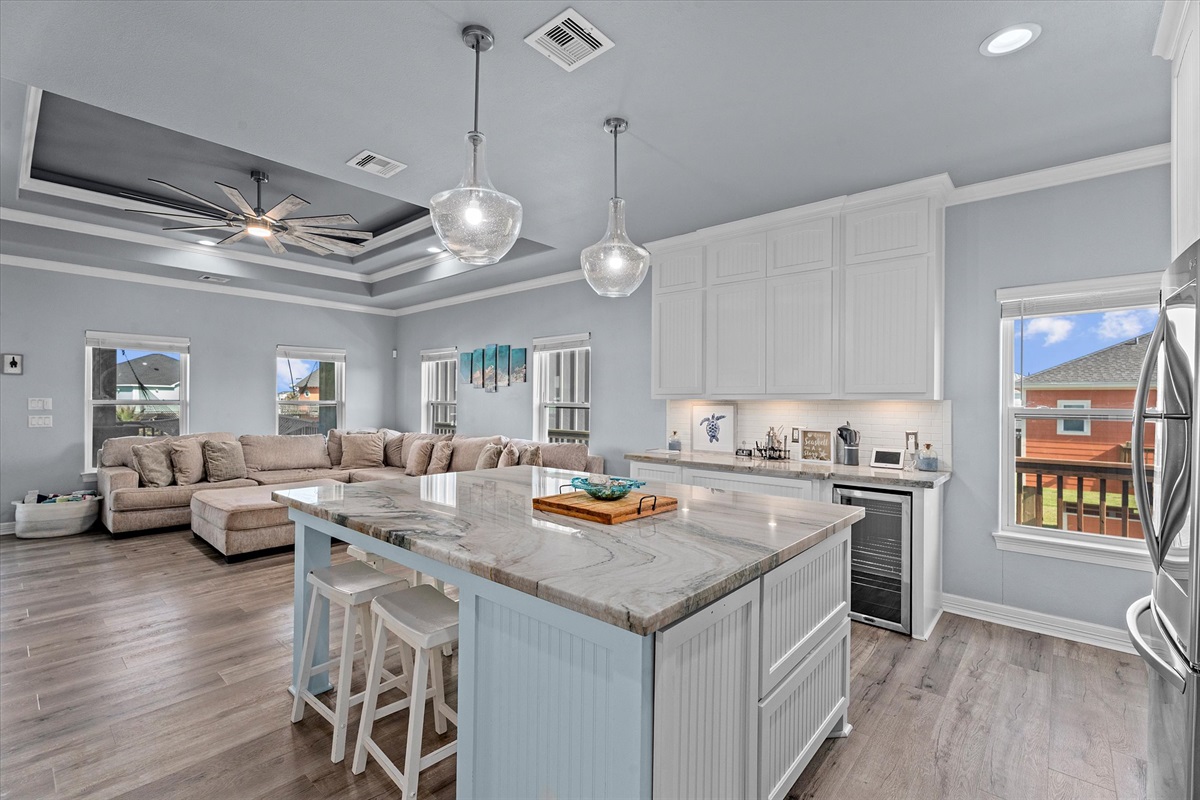 d21839e30909411ca226b0a25c2ef315 Large | Beachhouse | Texas | TX | Vacation Homes | Galveston | Crystal Beach | Kokomo | Breezy Days | Beachfront Elegance | Sunrise Serenity | Southern Sands Property Management, LLC