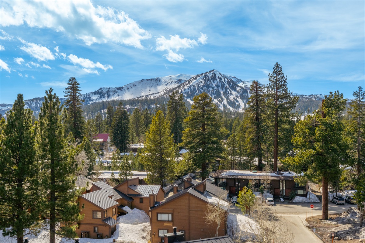 South-facing views from the primary balcony stretch across Mammoth Mountain and the Sherwin Range, with all-day sun and wide alpine scenery.