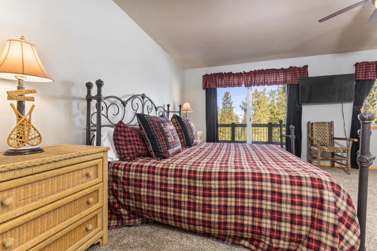 Ensuite Bedroom #1 – King Bed