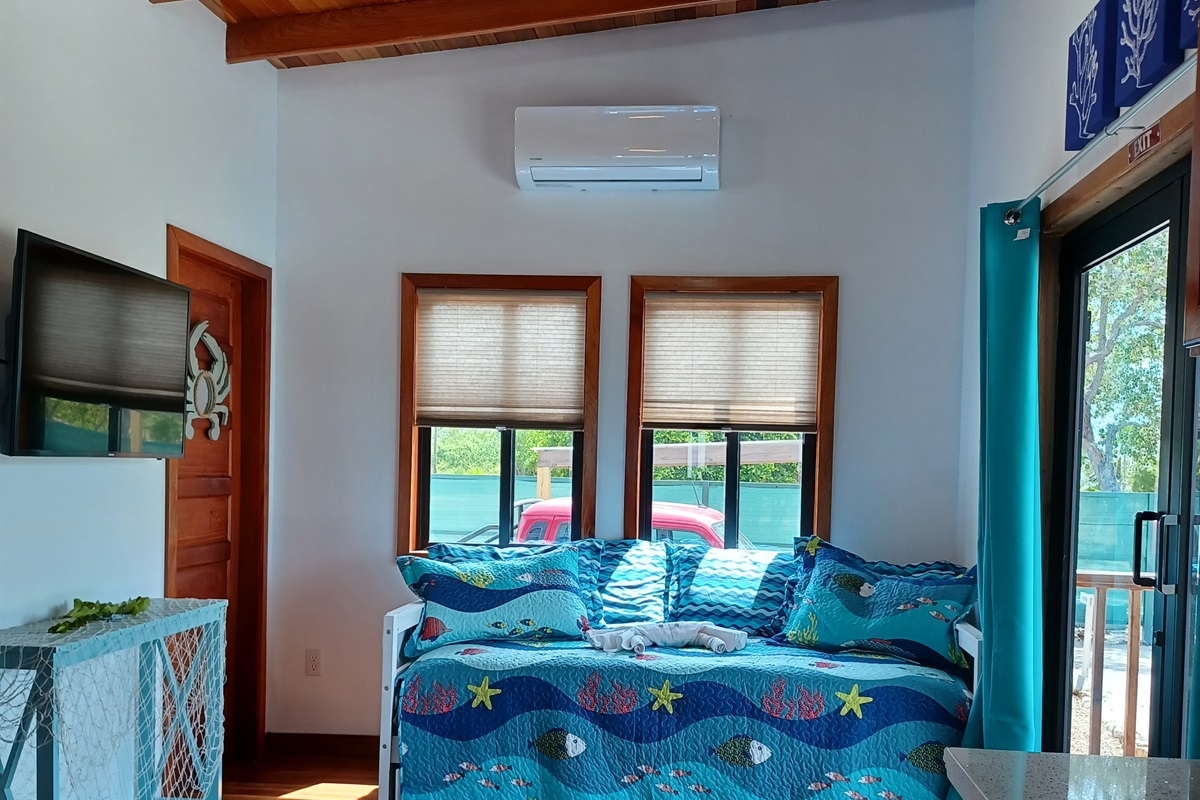 Starfish living area with Air conditioning and TV