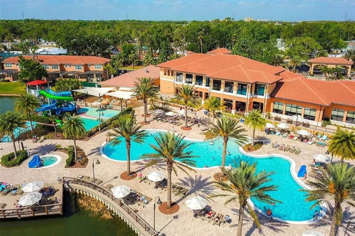 Regal Oaks Resort
