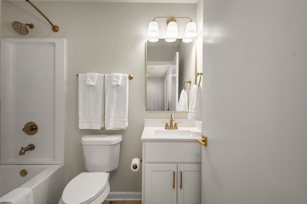 The Irish Landing | 2BR/2BA | Private Balcony, photo 24