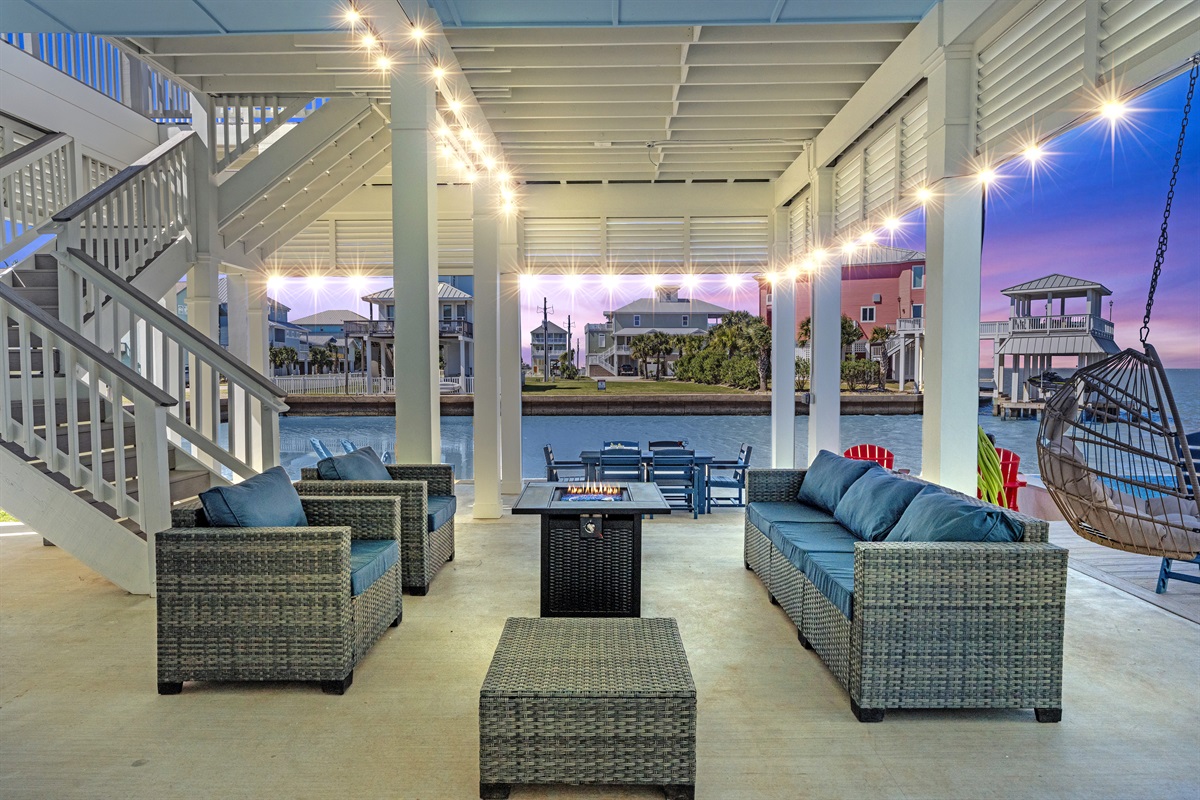 d240d2cef41f44a784789b19ebc90450 Large | Beachhouse | Texas | TX | Vacation Homes | Galveston | Crystal Beach | Kokomo | Breezy Days | Beachfront Elegance | Sunrise Serenity | Southern Sands Property Management, LLC