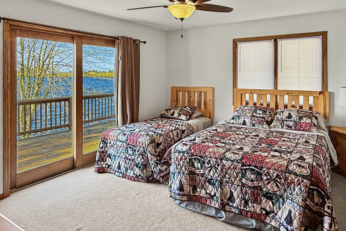 Bedroom 2 - Upper Level, Queen & Twin