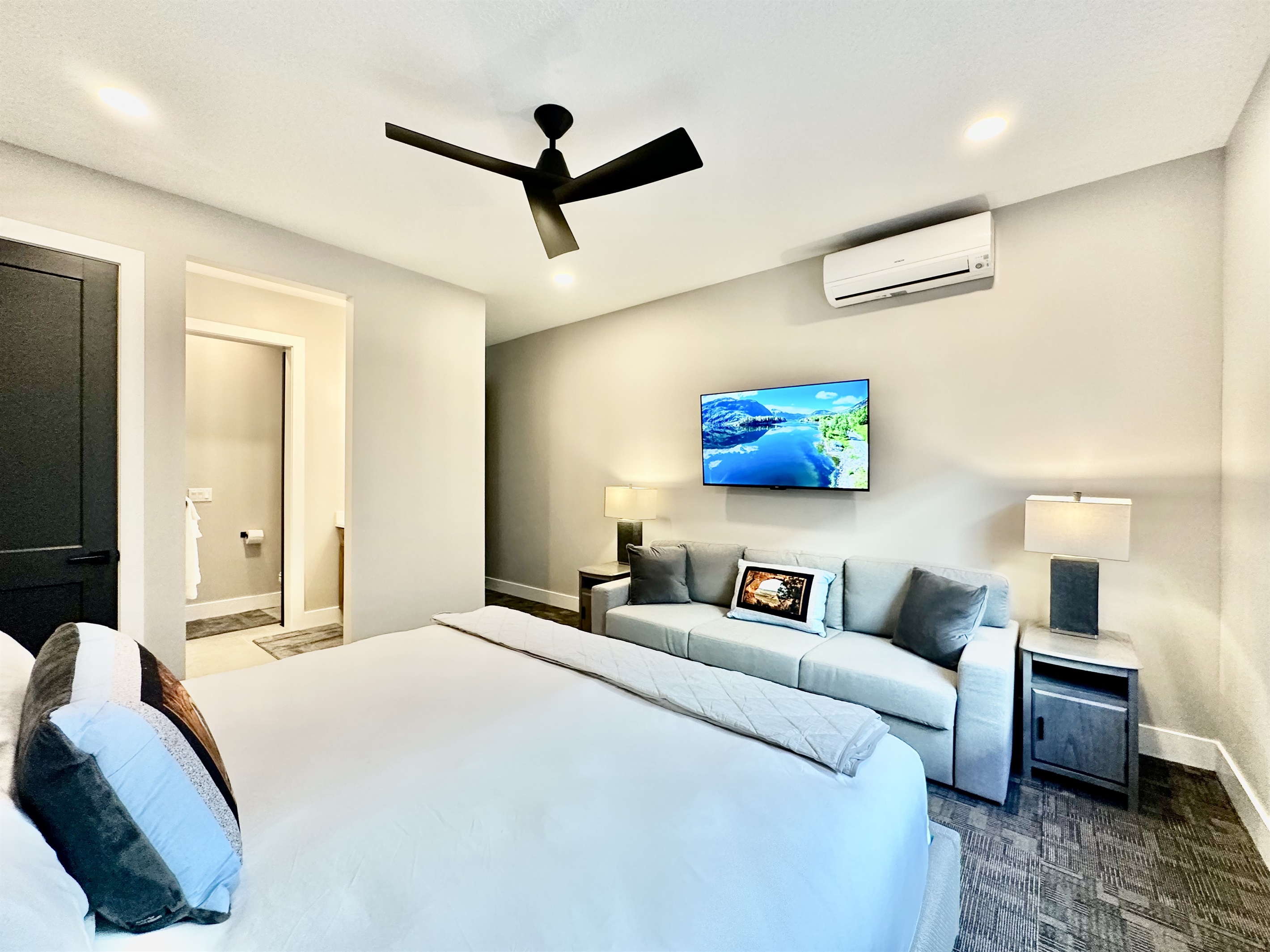 Guest Suite 4 Queen Sofa Sleeper