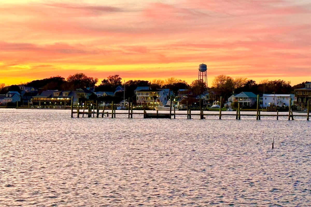 Downtown historic Swansboro on the waterfront - boating, fishing, dining, shopping, live music, and small town fun