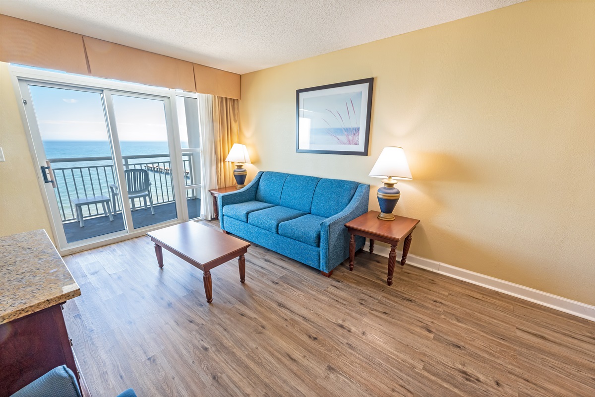 Amazing Living Room with Stunning Views🌊☀️
