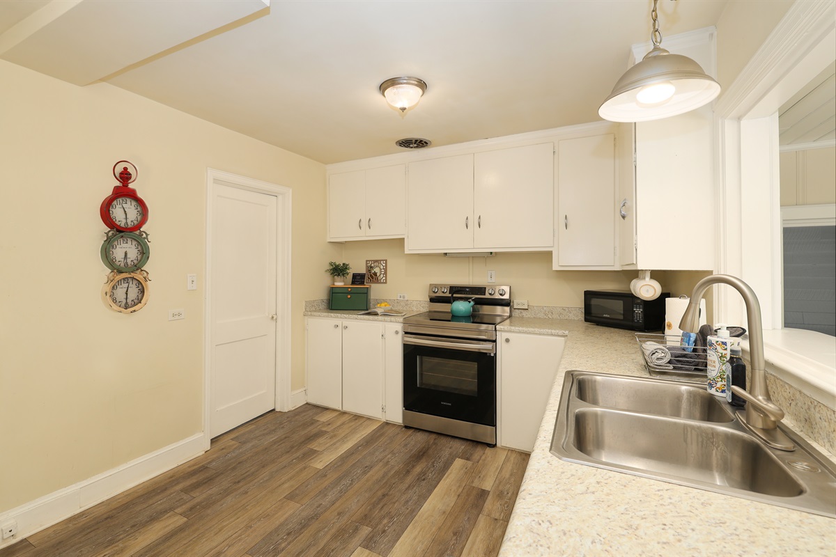 Full Kitchen