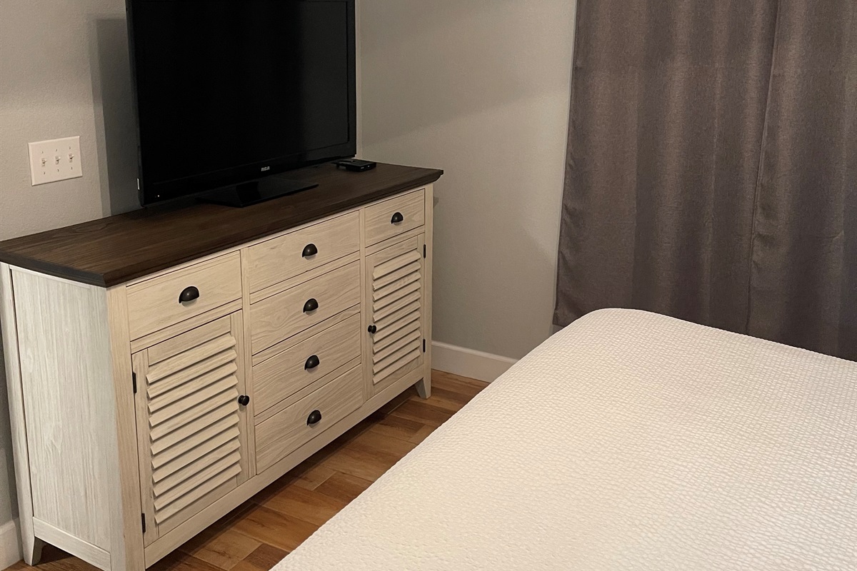Dresser, smart tv