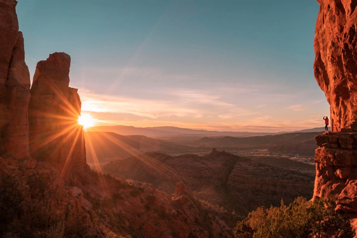 Unforgettable Sedona sunsets over dramatic cliffs and valleys