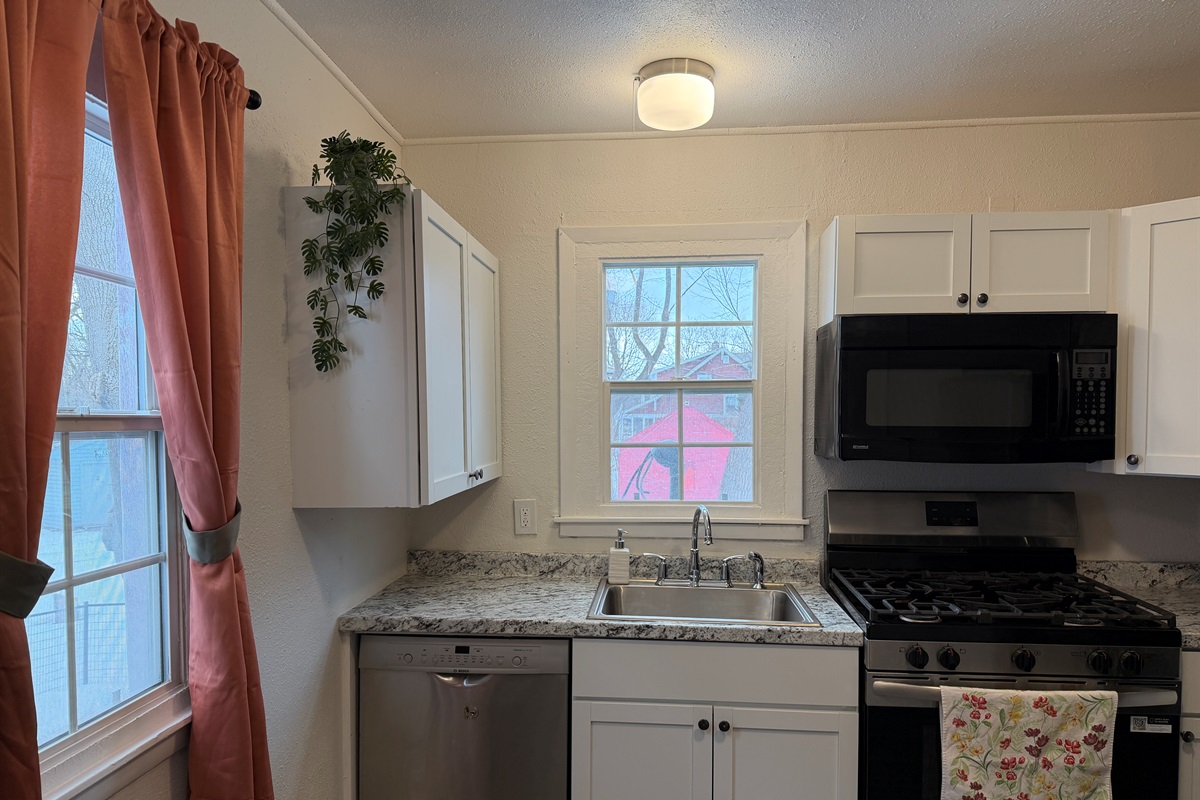 Aspen's kitchen has everything needed for a great dinner!