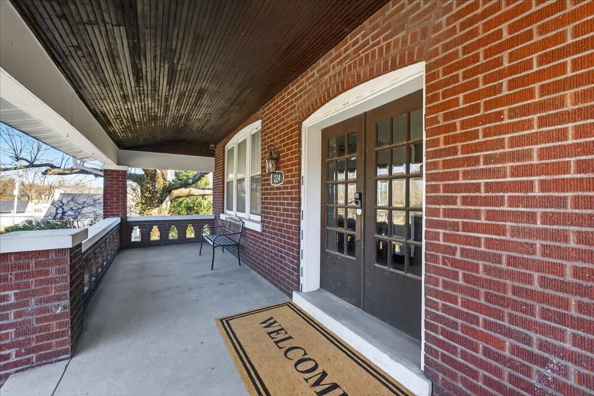 A welcoming covered front porch.